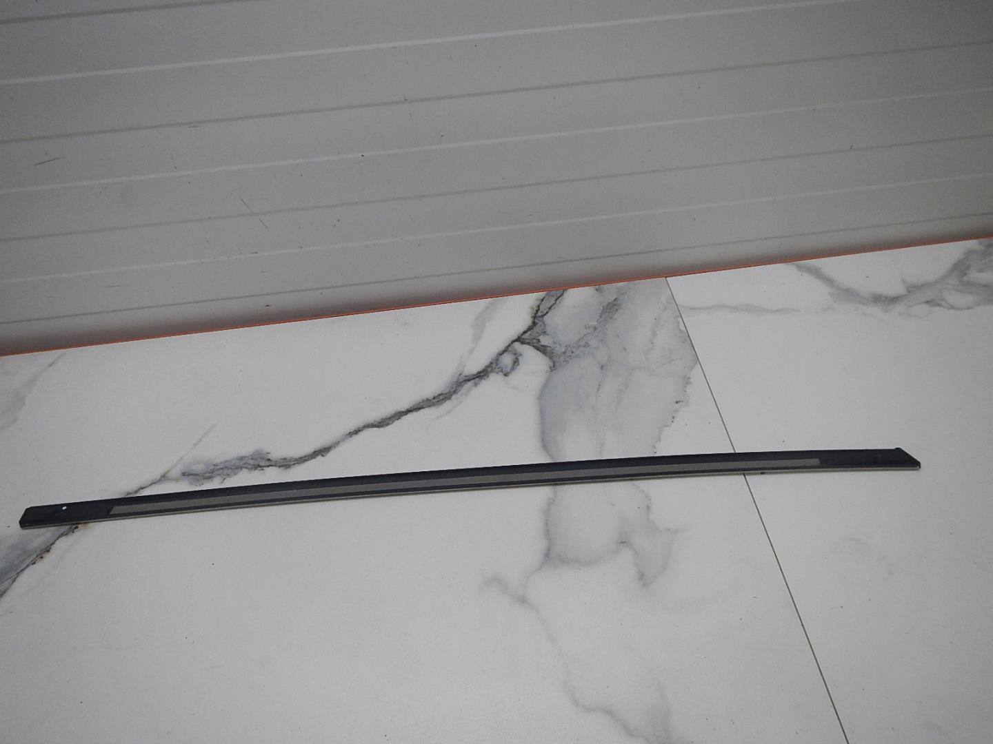 Накладка двери задней правой