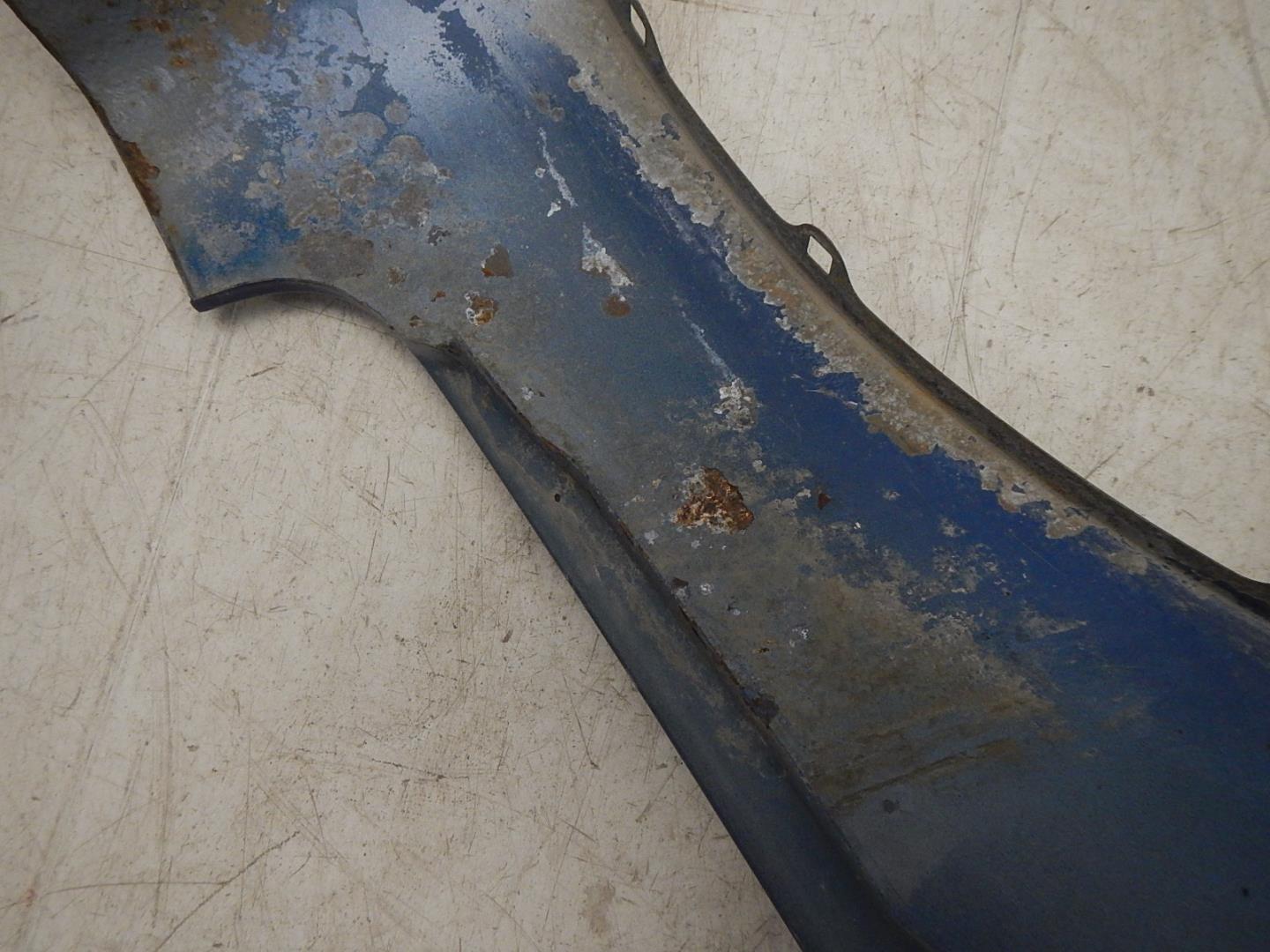 Крыло переднее правое