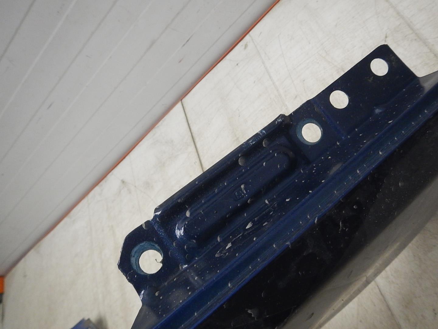 Крыло переднее правое