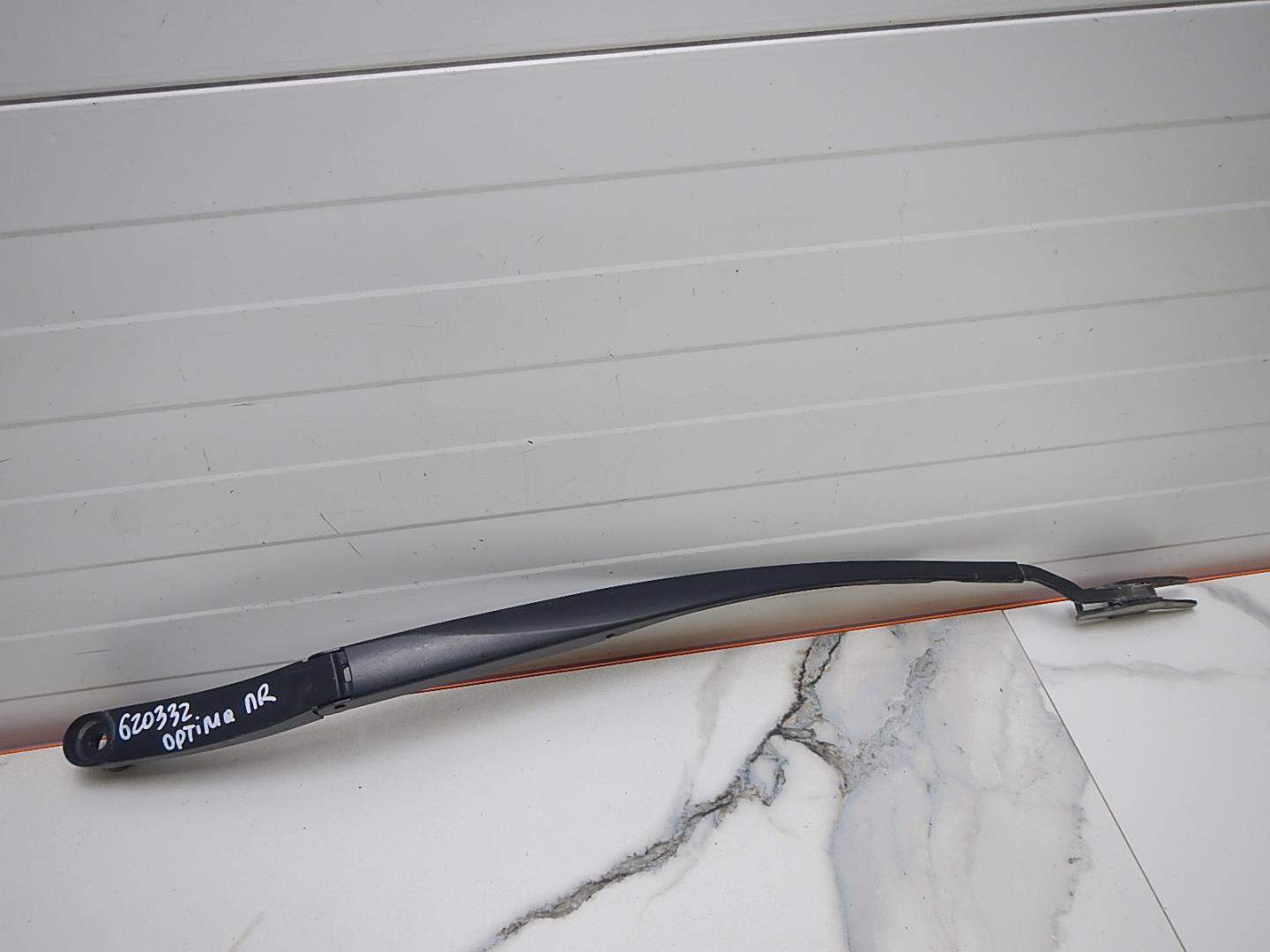 Поводок стеклоочистителя передний правый