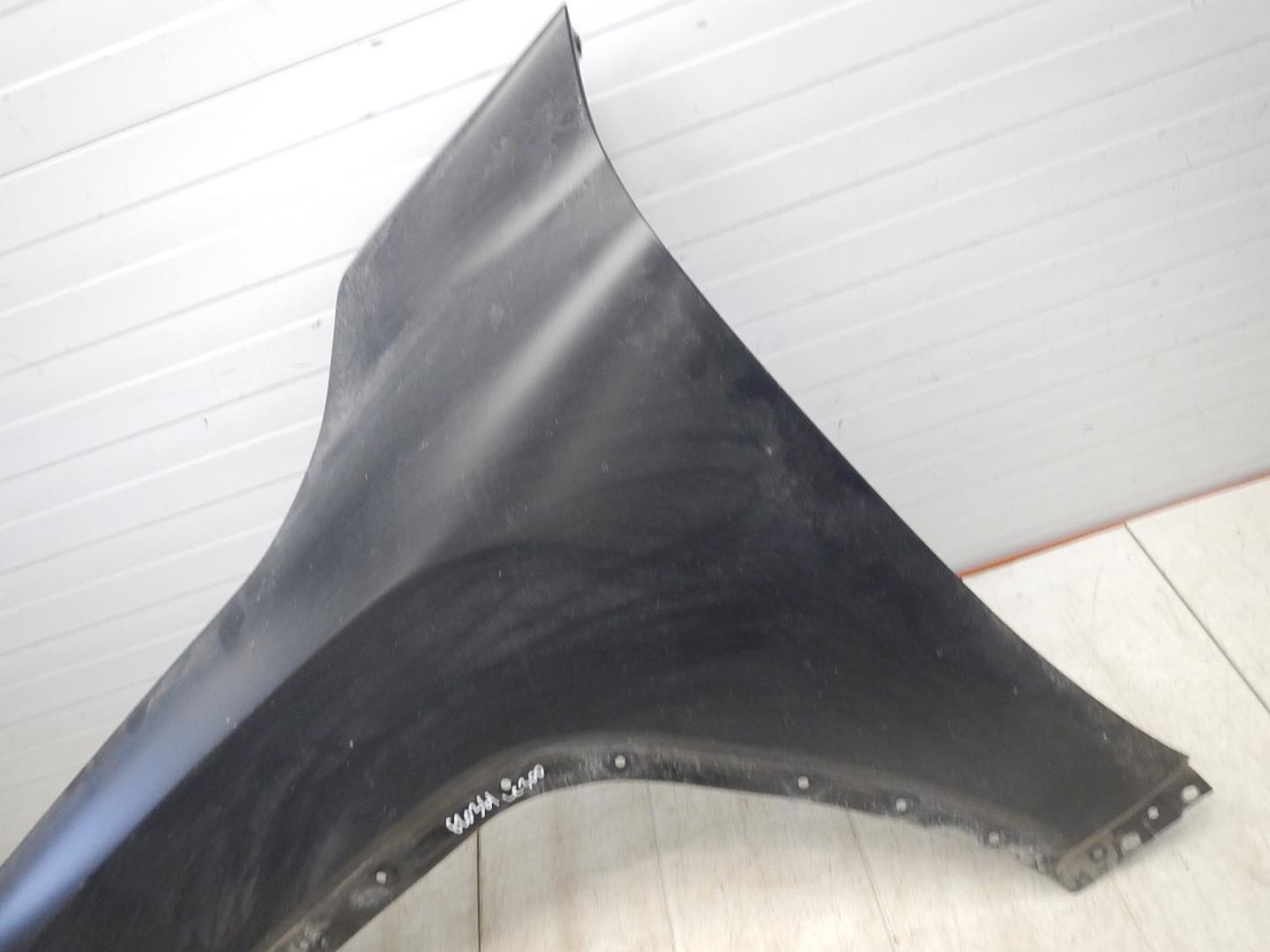 Крыло переднее левое