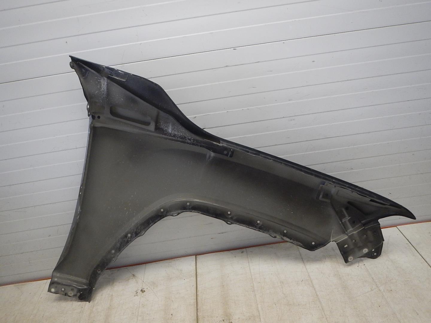 Крыло переднее левое