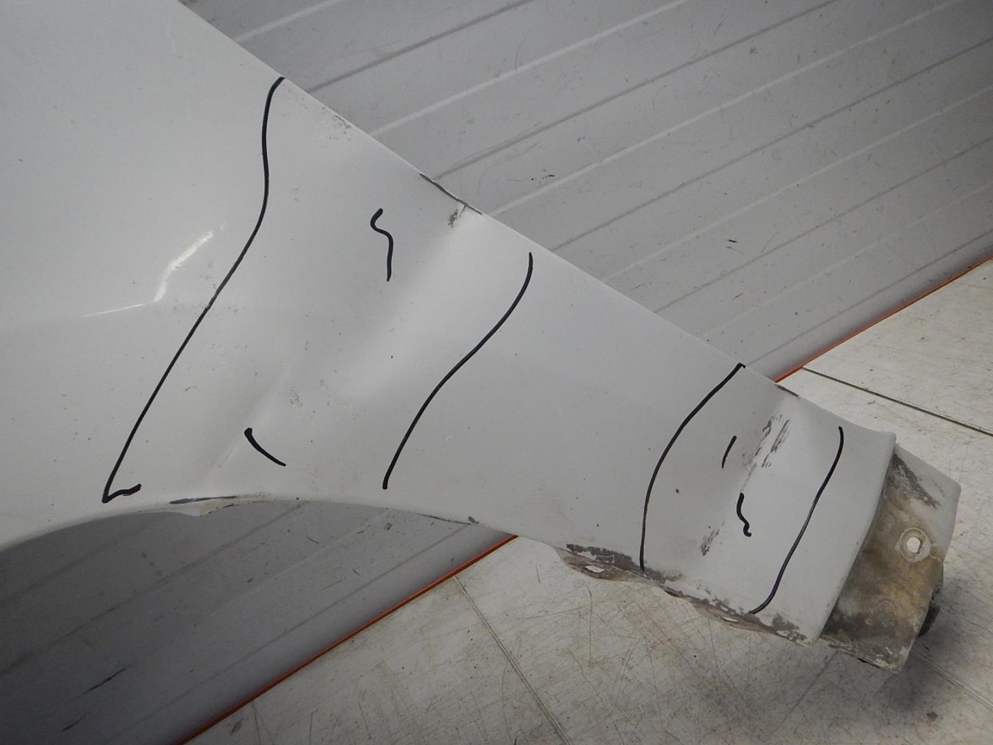 Крыло переднее левое