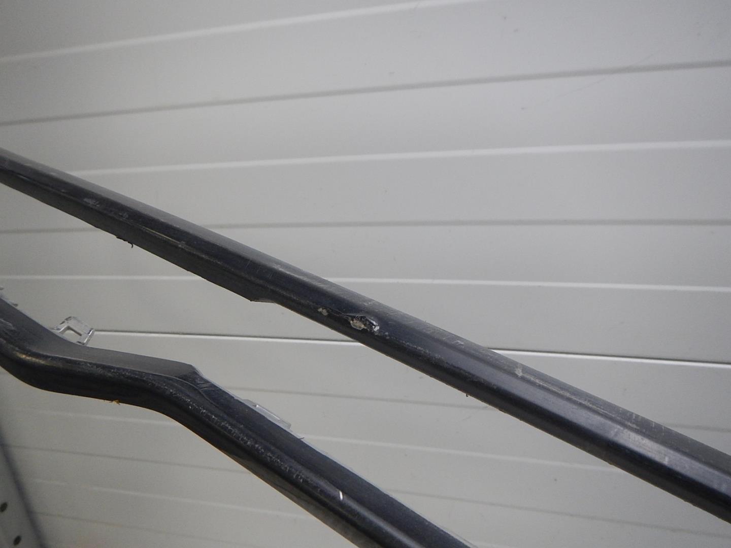 Молдинг заднего бампера