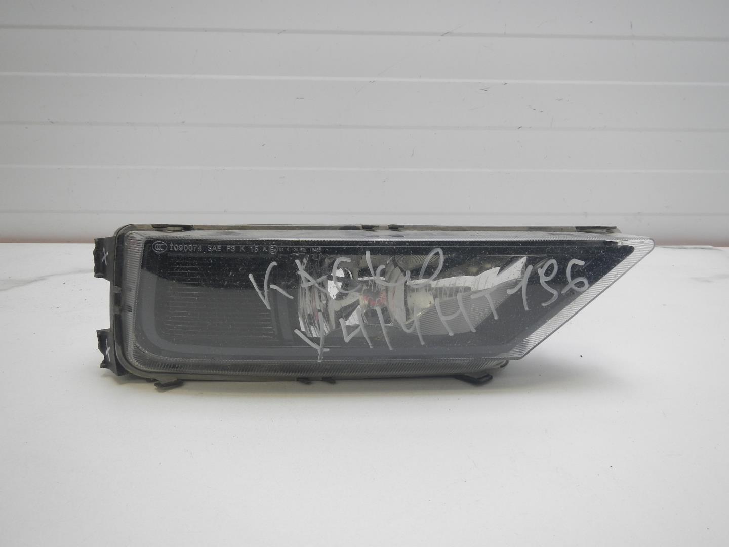 Фара противотуманная правая