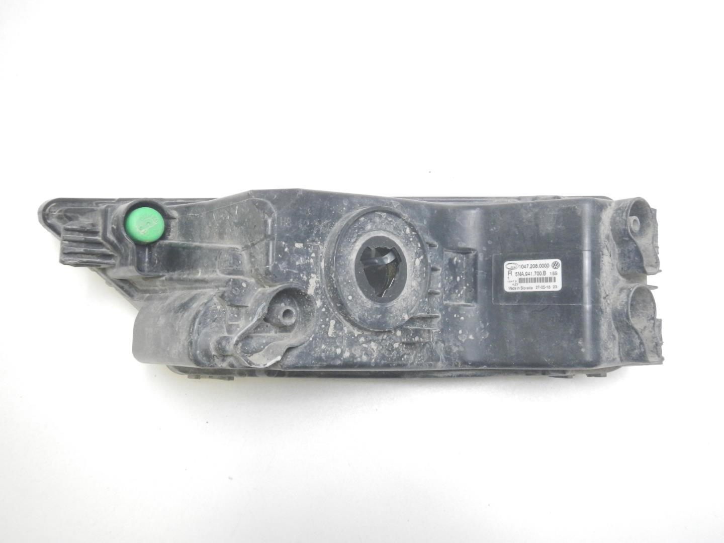 Фара противотуманная правая