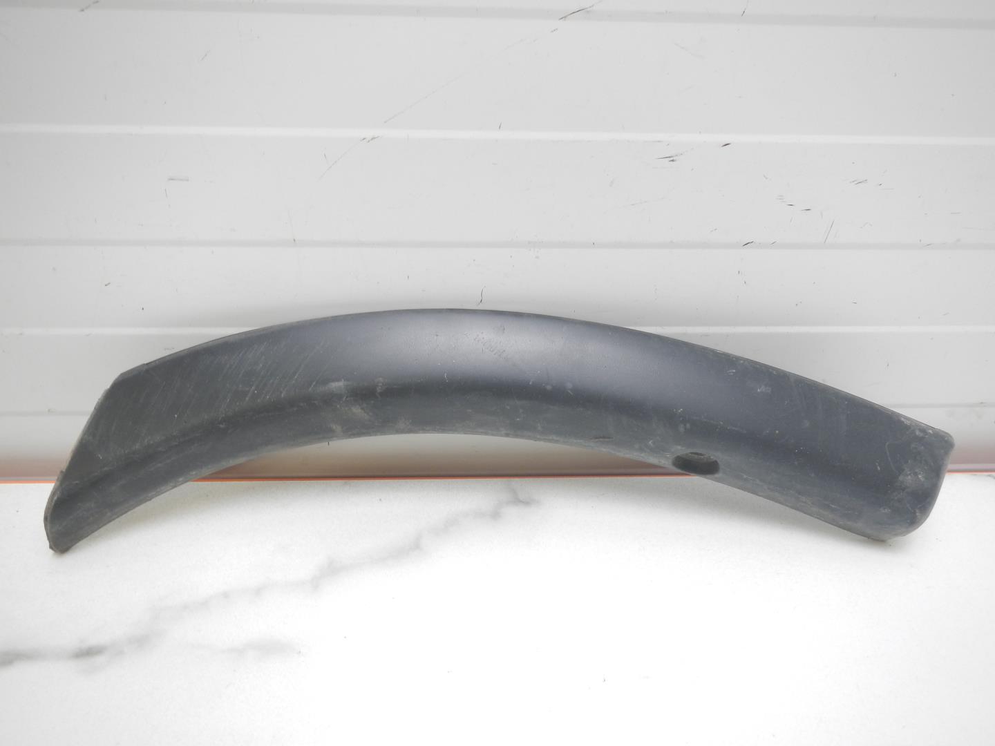 Накладка заднего бампера левая