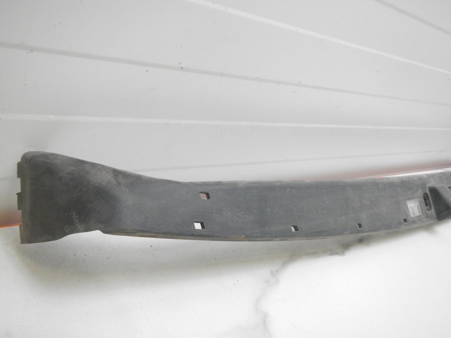 Накладка двери багажника