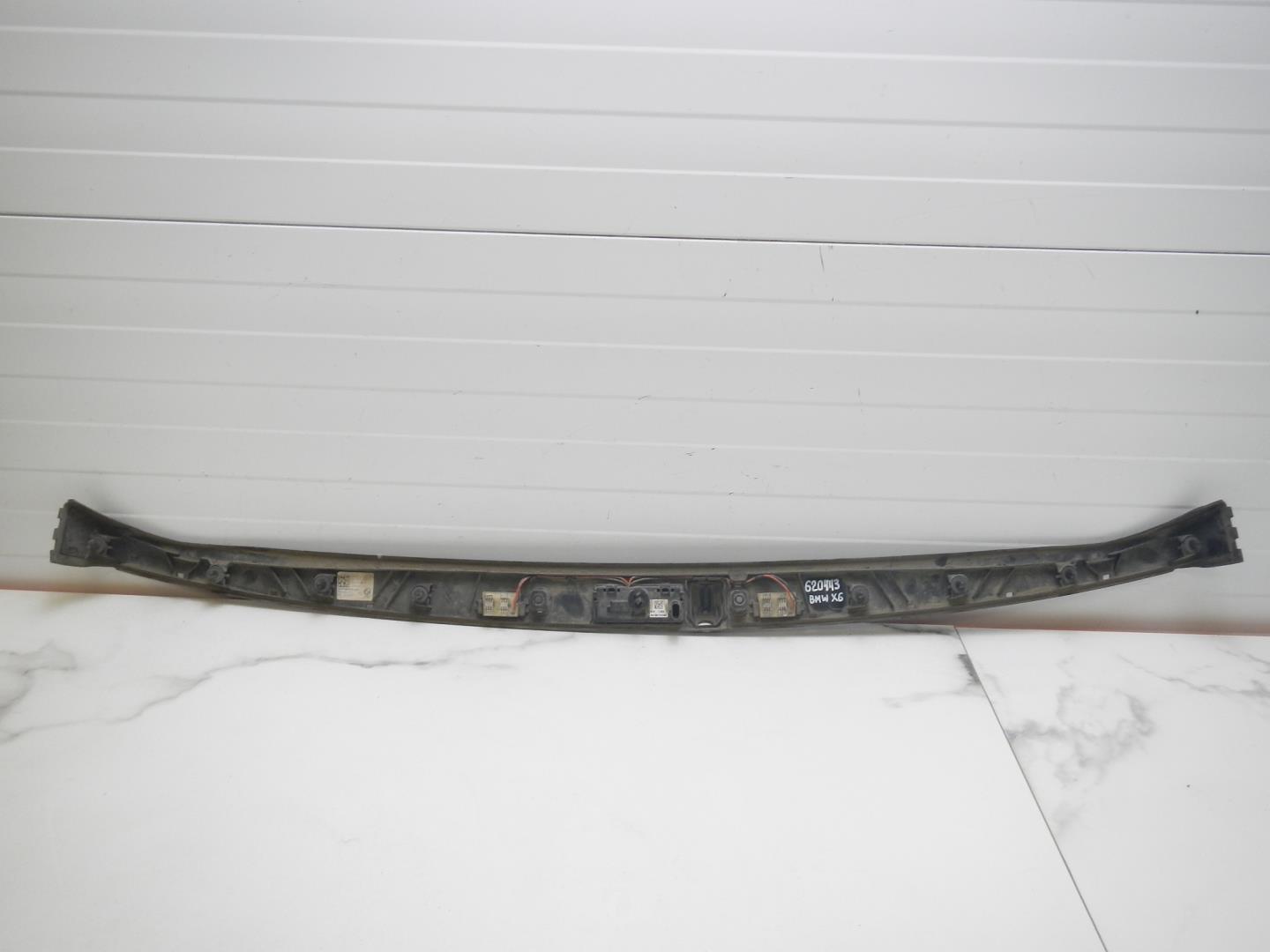 Накладка двери багажника