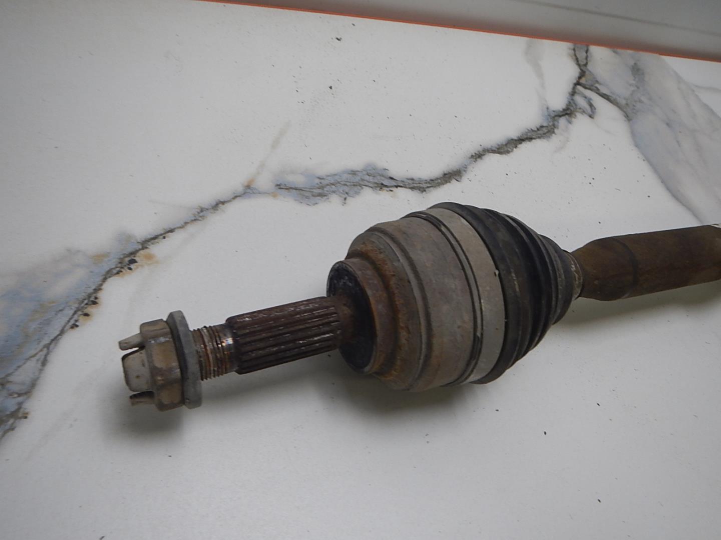 Полуось передняя левая