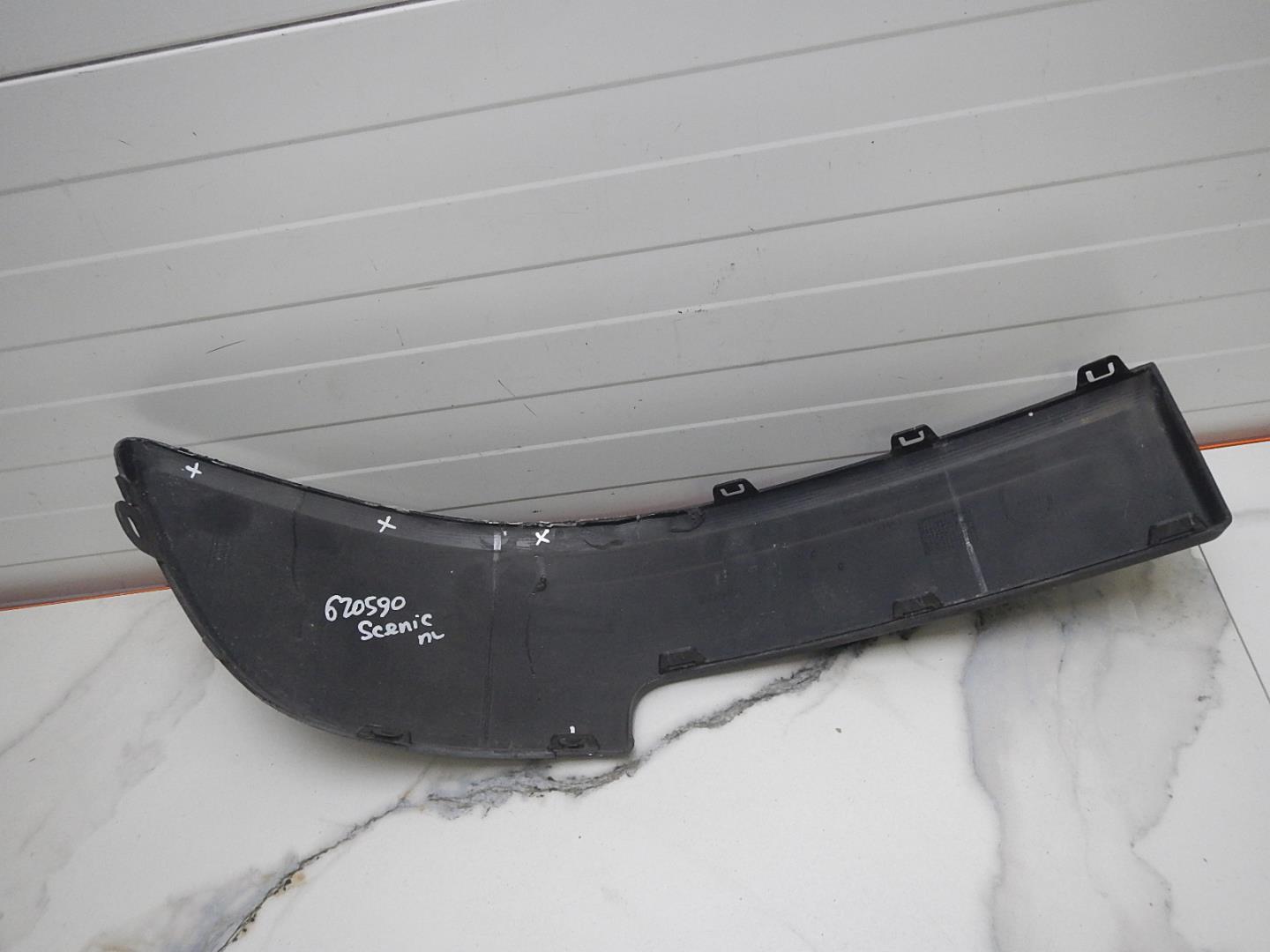 Накладка переднего бампера левая