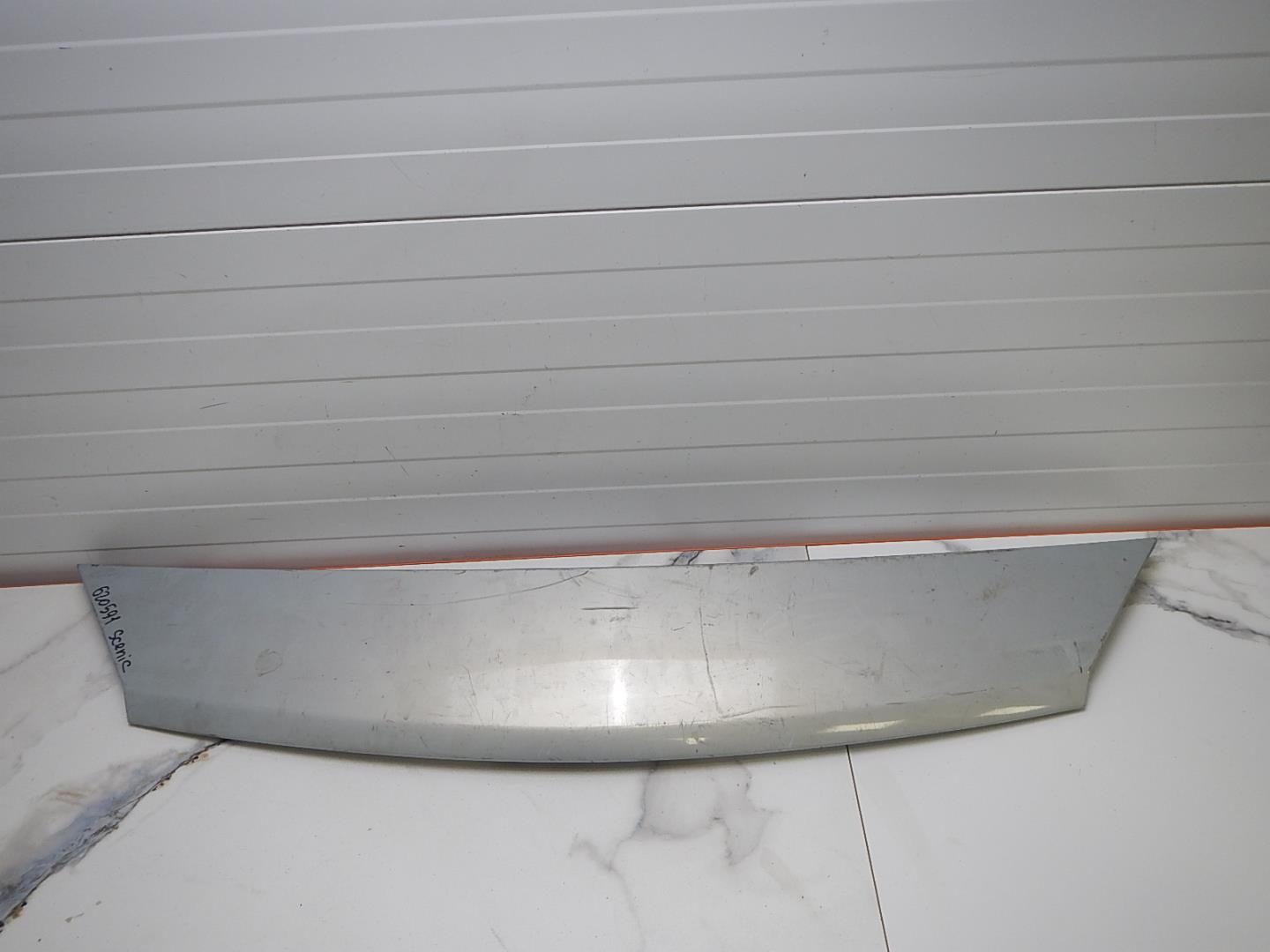 Накладка переднего бампера