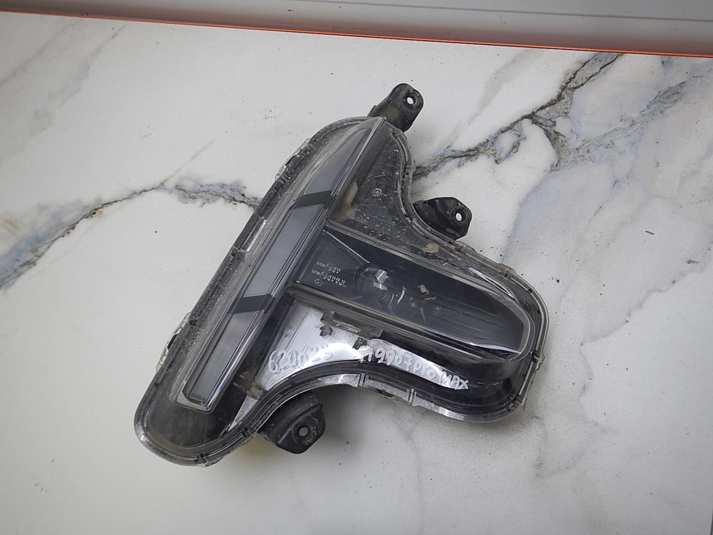 Фара дневного света левая (ходовые огни)