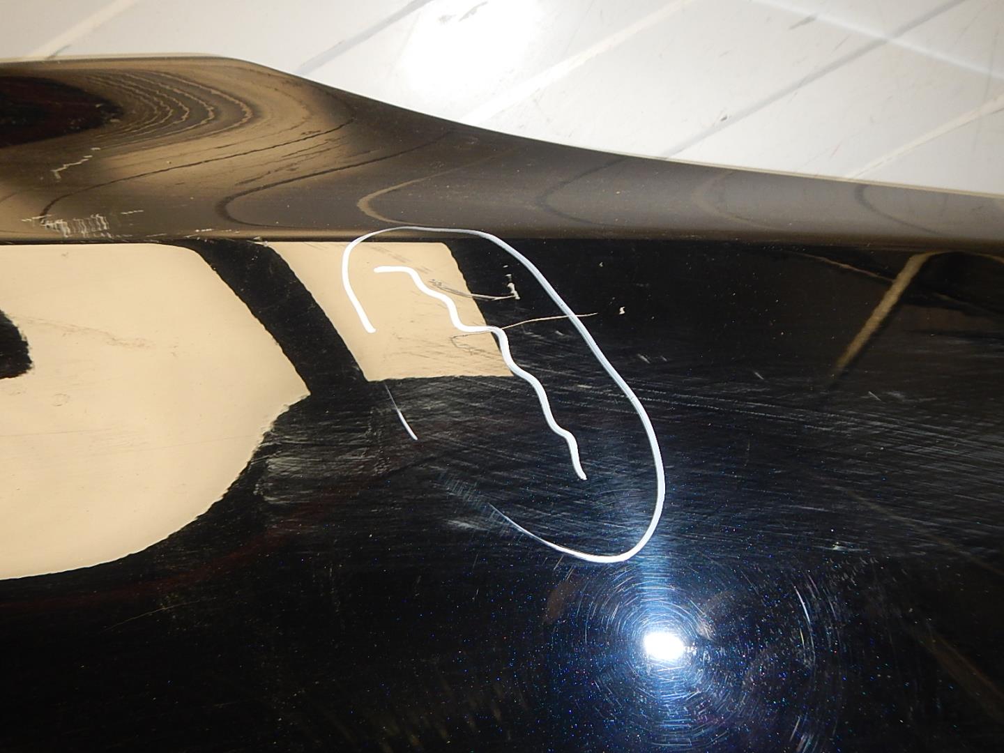 Крыло переднее правое