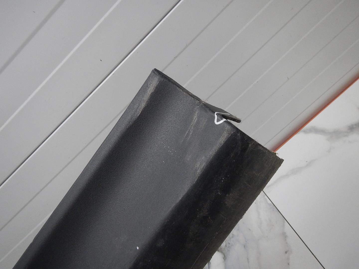 Молдинг задней правой двери