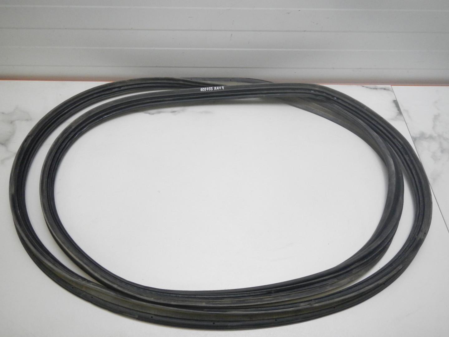 Уплотнитель багажника