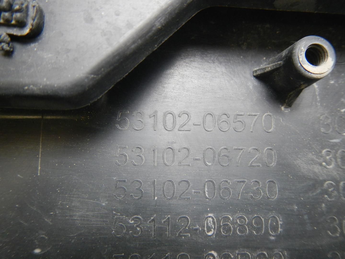 Решетка в бампер центральная