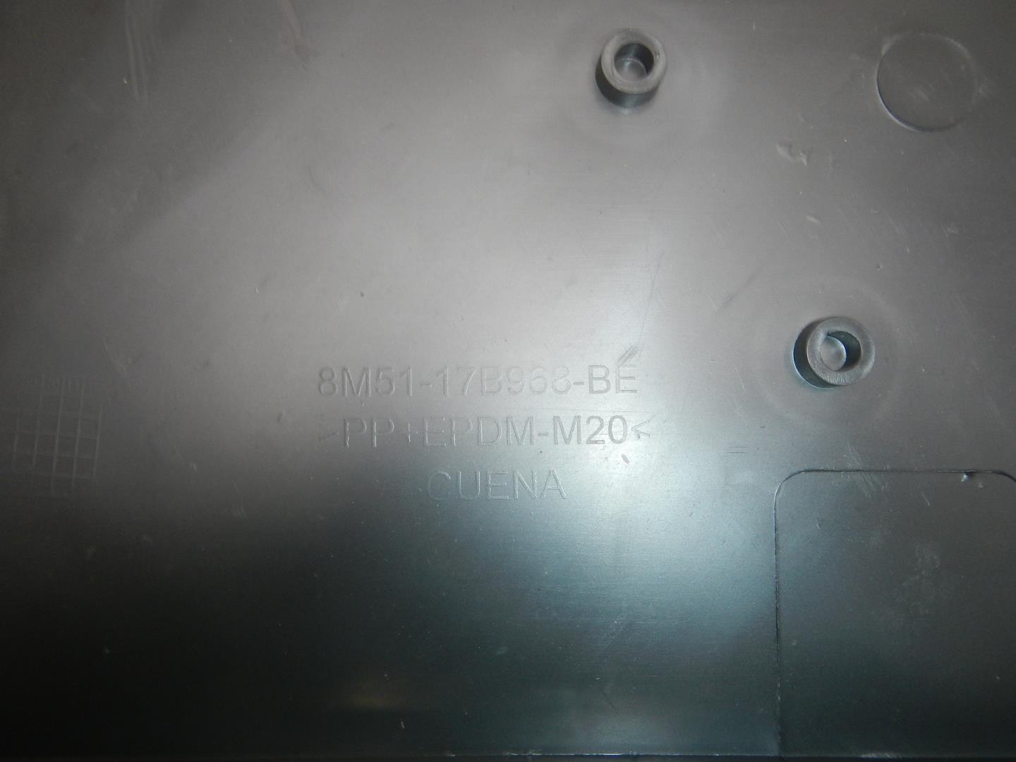 Решетка в бампер центральная