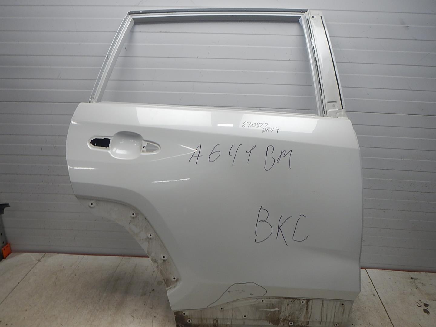Дверь задняя правая