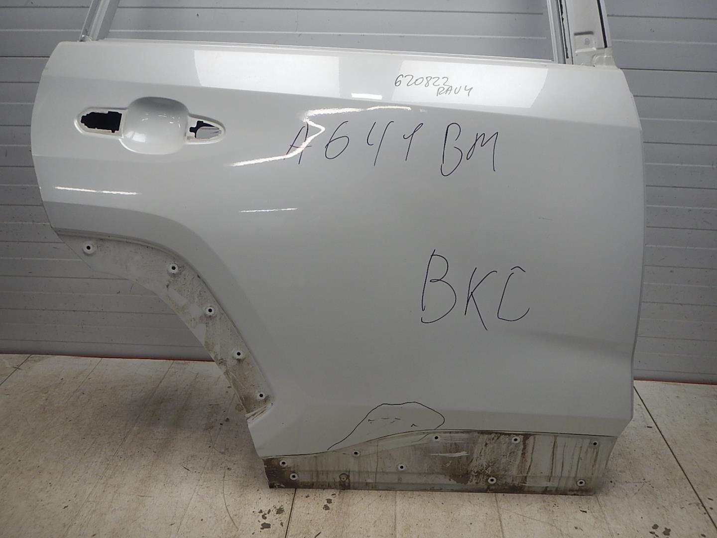 Дверь задняя правая