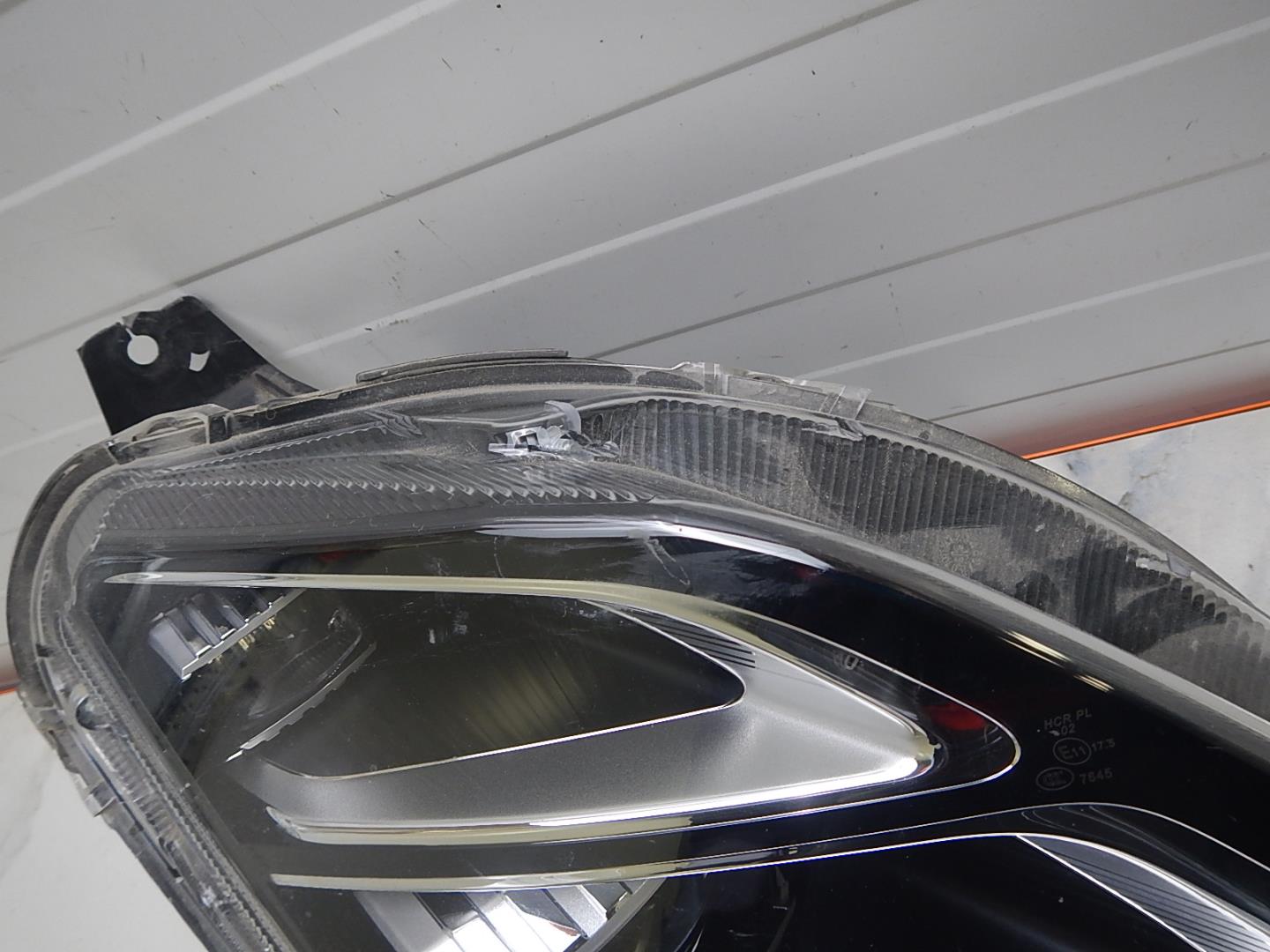 Фара правая