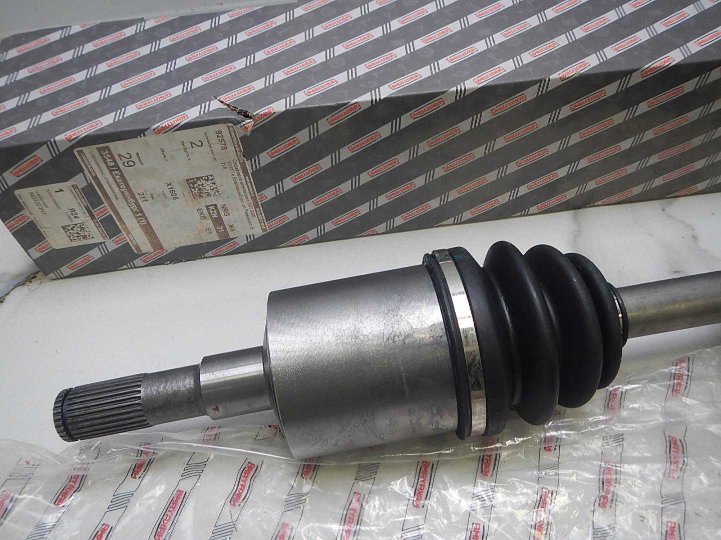 Полуось передняя левая