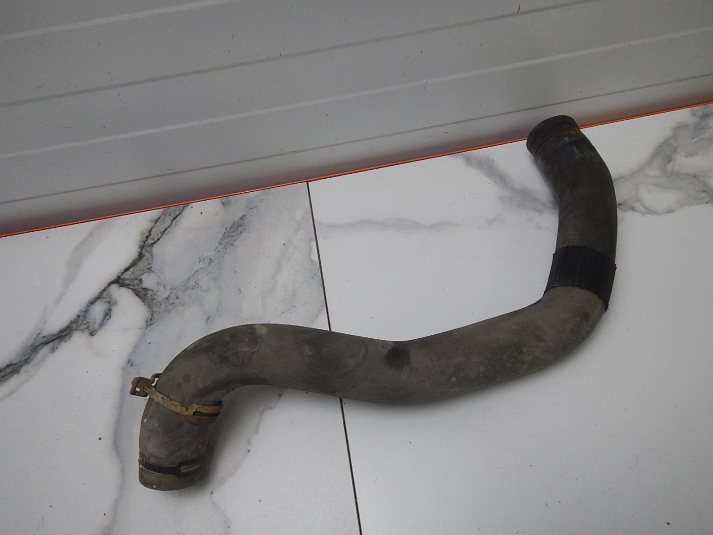 Патрубок радиатора