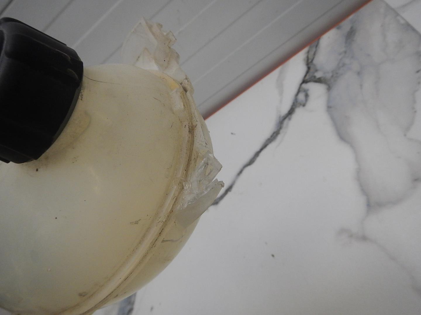 Бачок расширительный