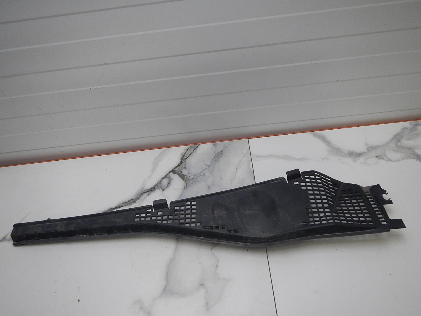 Решетка стеклоочистителей (Жабо)