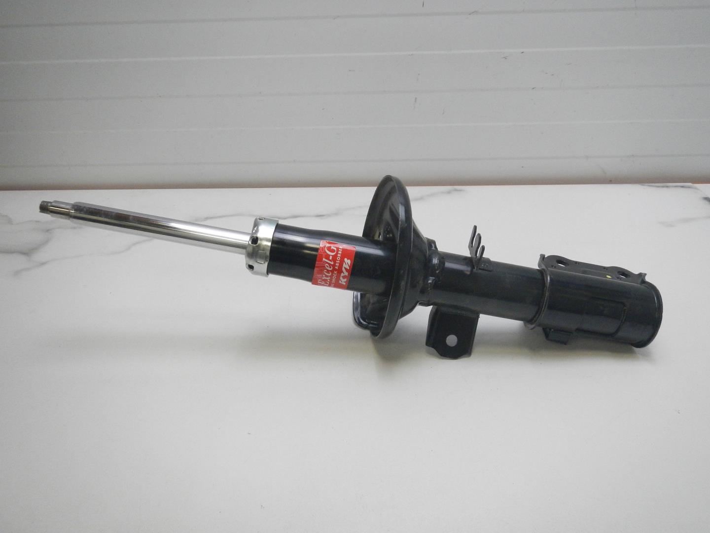 Амортизатор передний правый