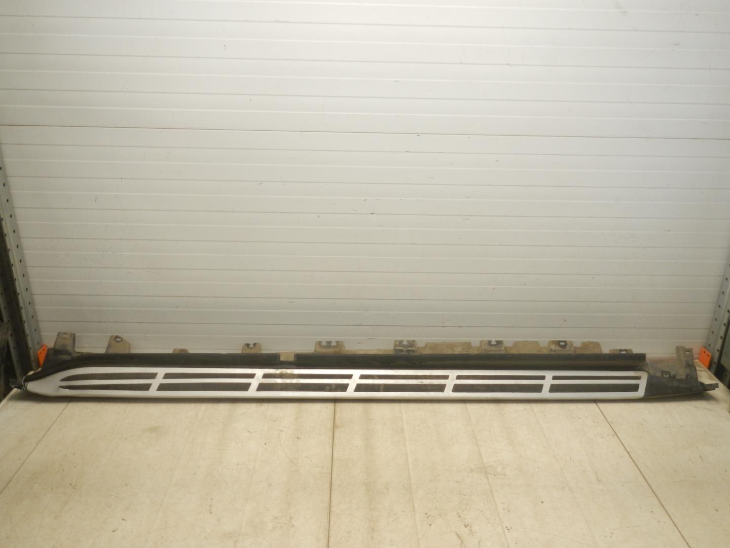 Подножка правая