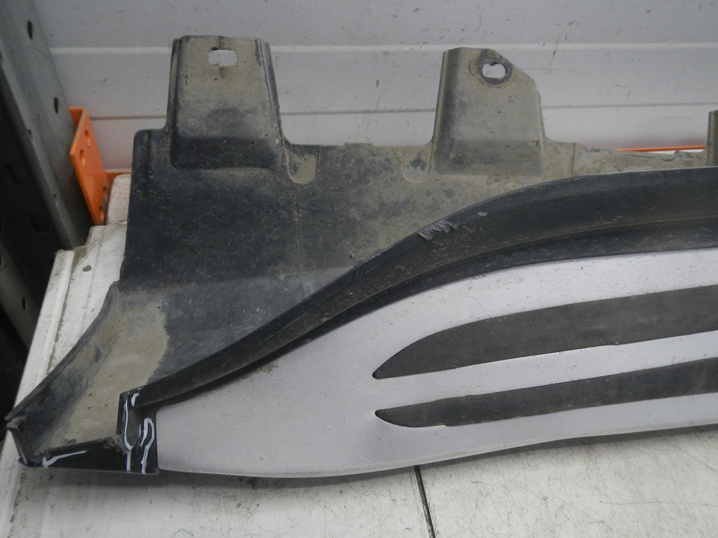 Подножка правая