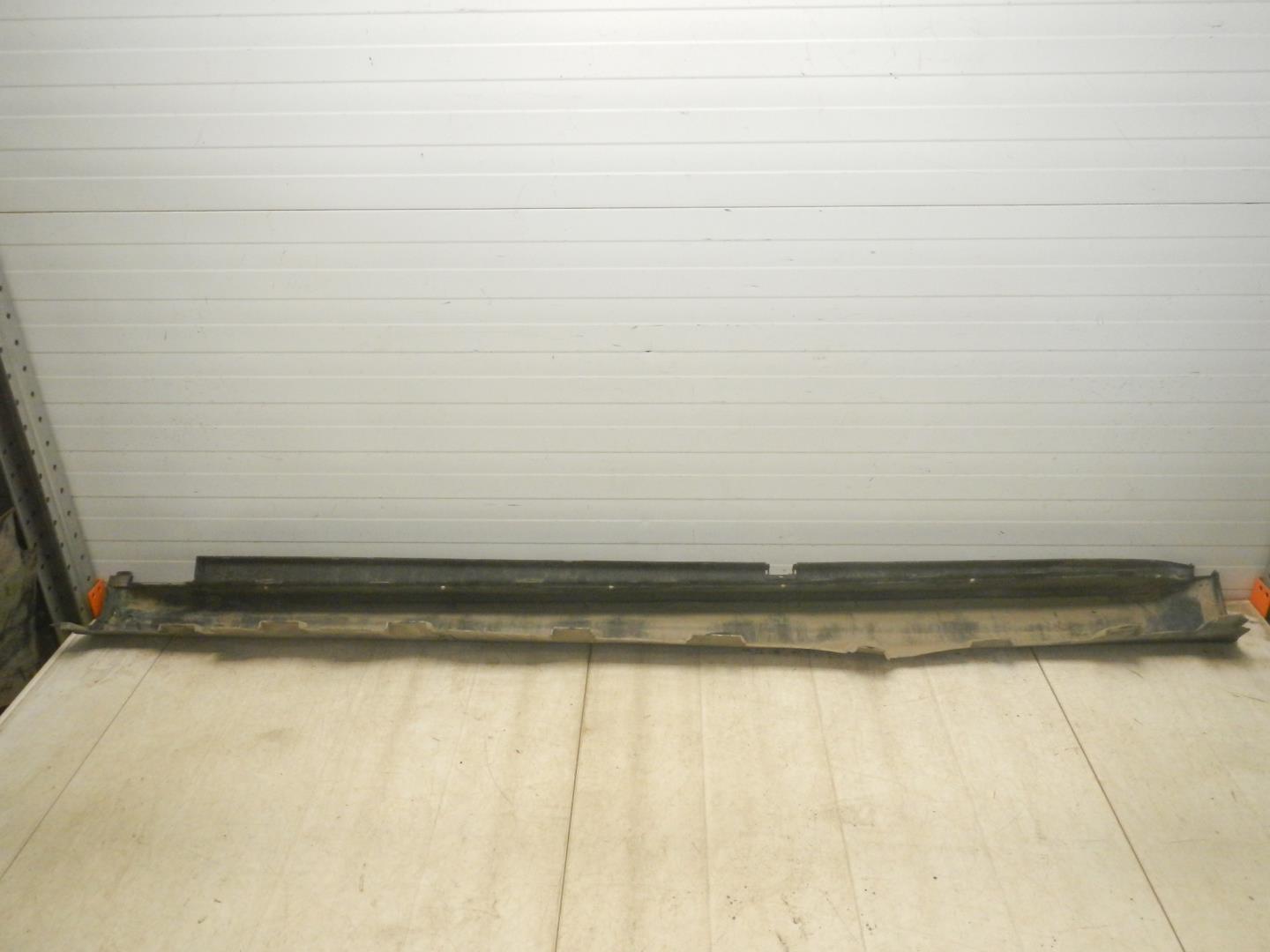 Подножка правая