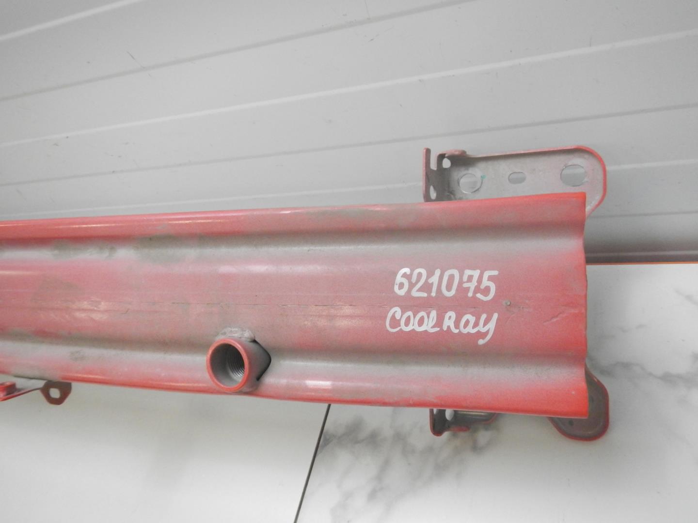 Усилитель переднего бампера