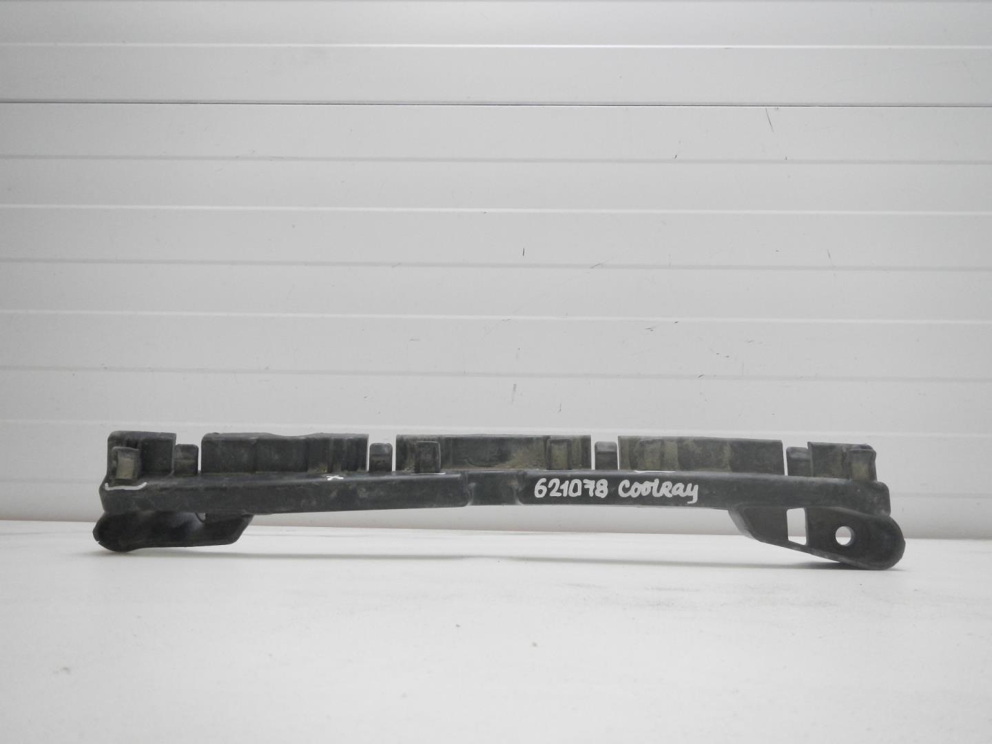 Кронштейн переднего бампера