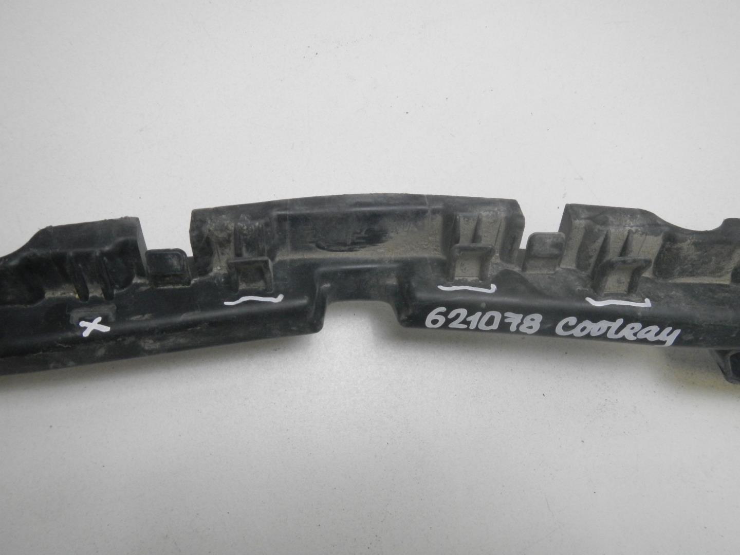 Кронштейн переднего бампера