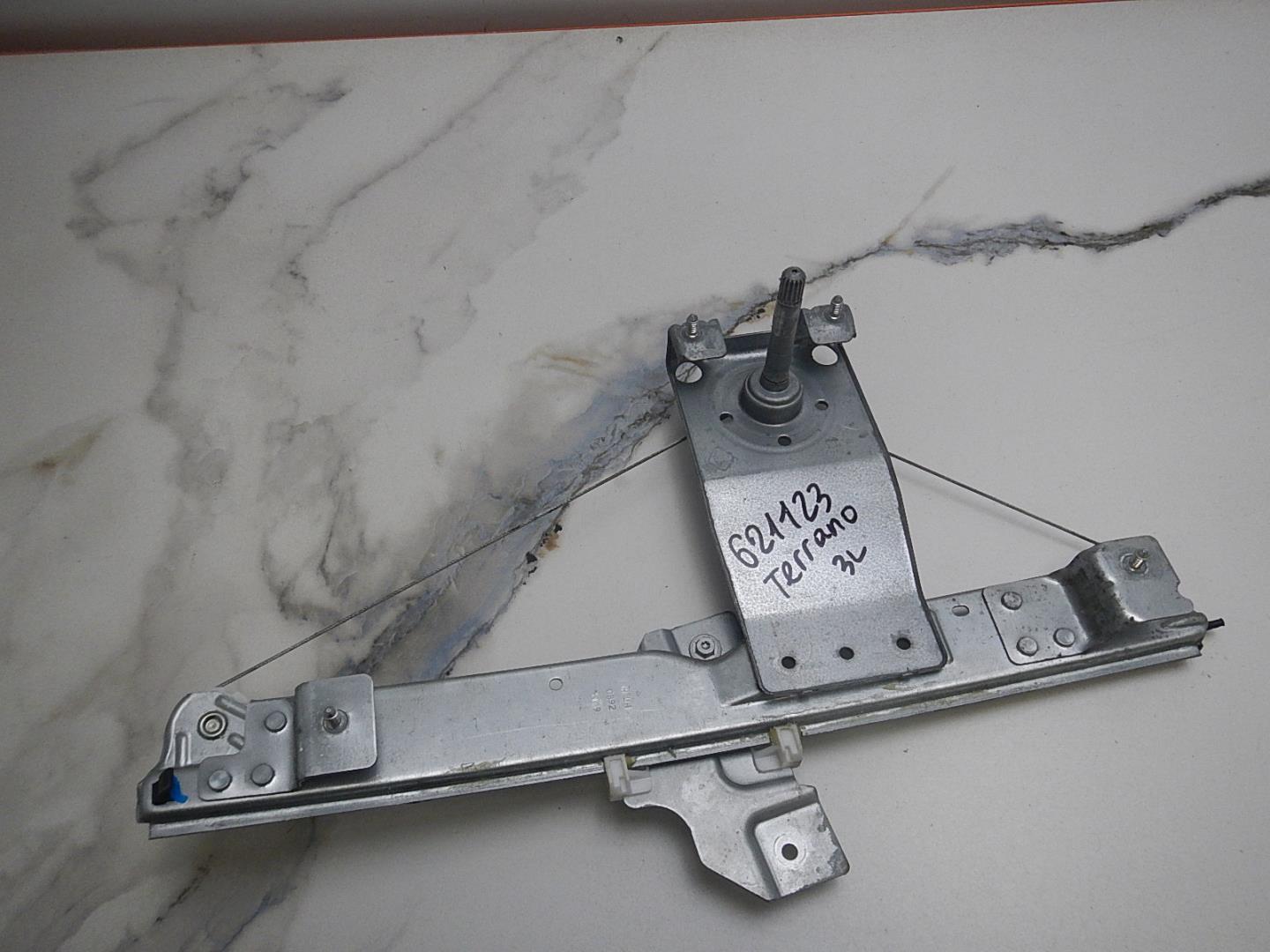 Стеклоподъемник механ. задний левый