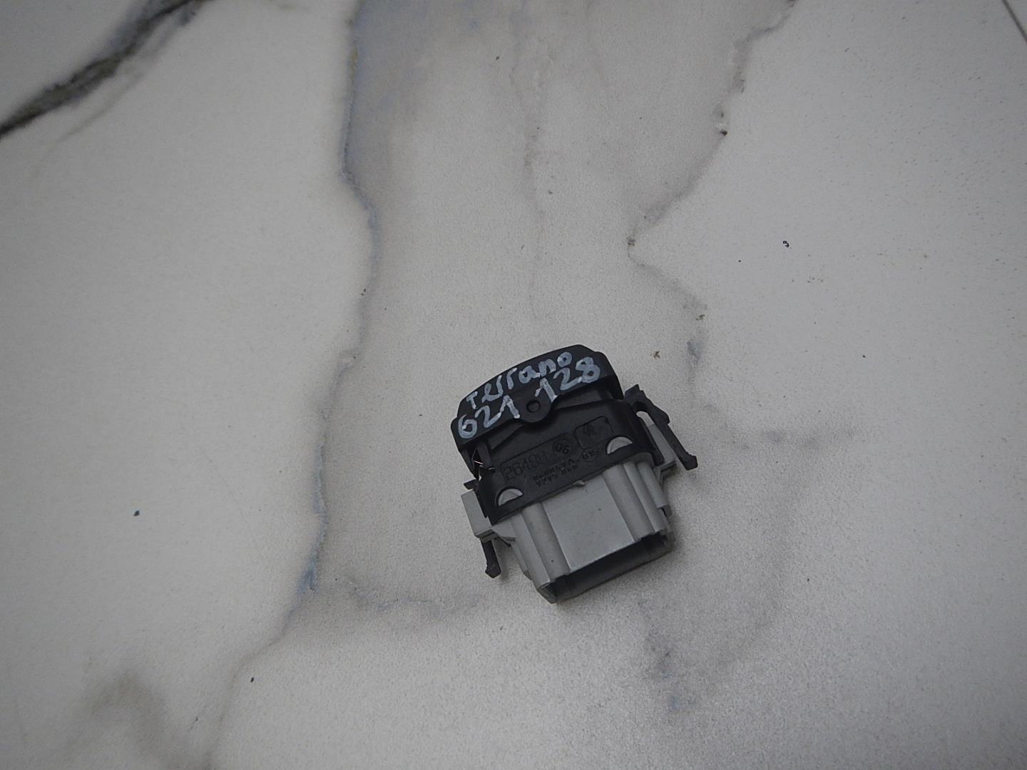 Кнопка обогрева сидений