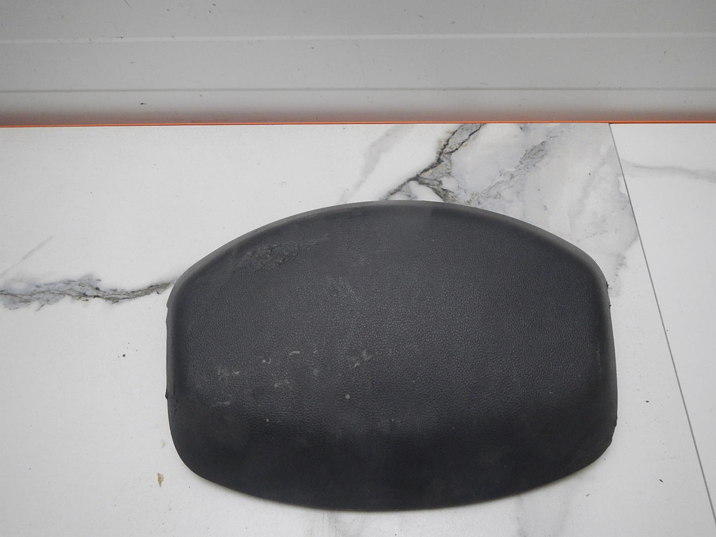 Обшивка двери багажника