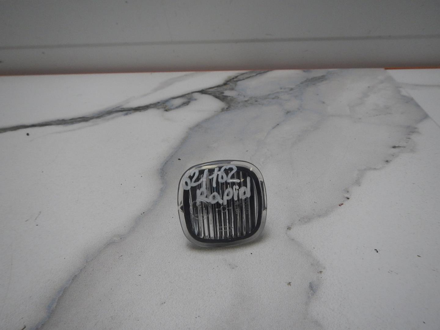 Указатель поворота правый для Rapid (NH3) 2012-2020