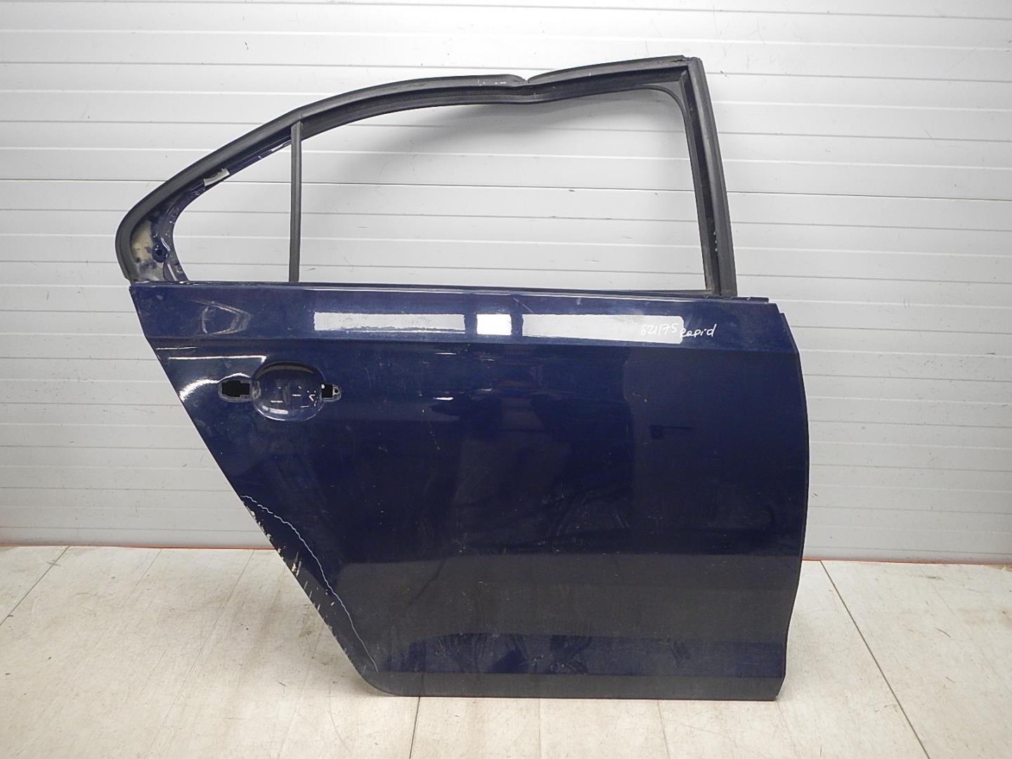 Дверь задняя правая