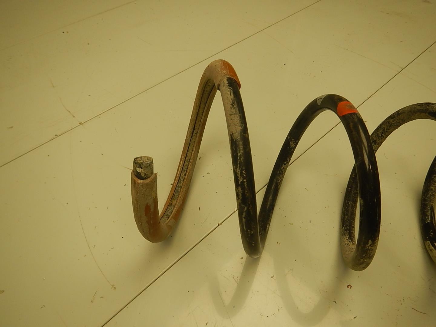 Пружина передняя