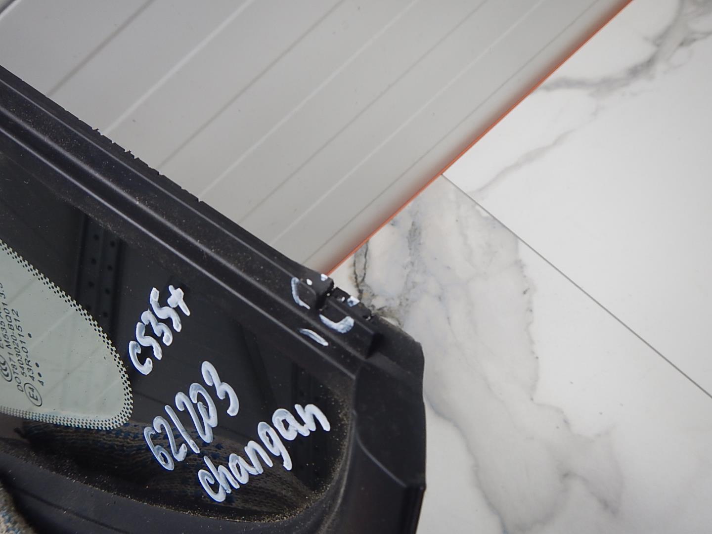 Стекло кузовное глухое правое