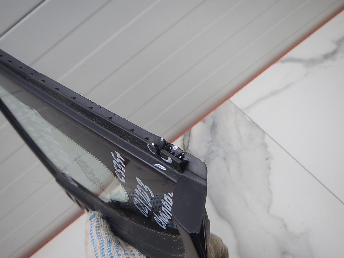 Стекло кузовное глухое правое