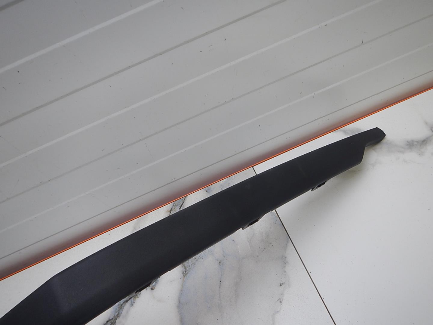 Молдинг заднего бампера