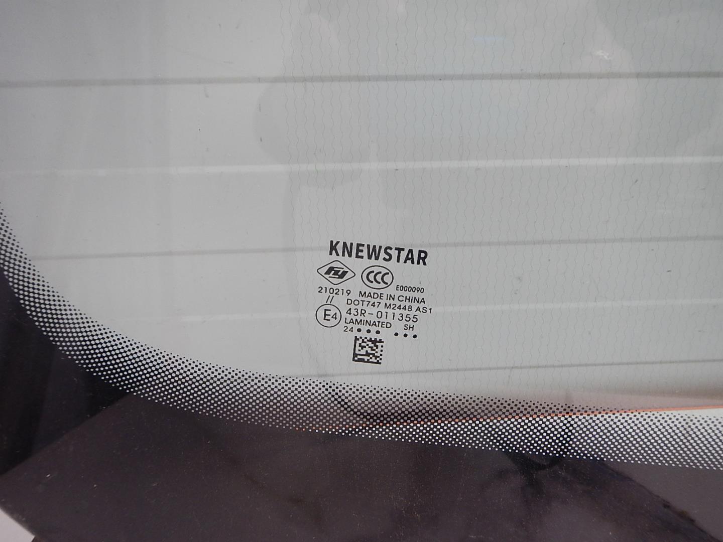 Стекло лобовое (ветровое)