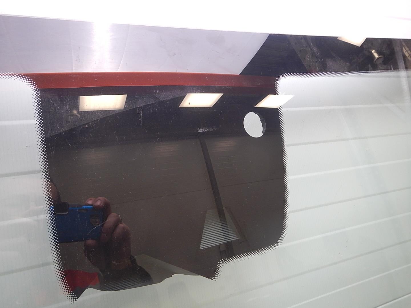 Стекло лобовое (ветровое)