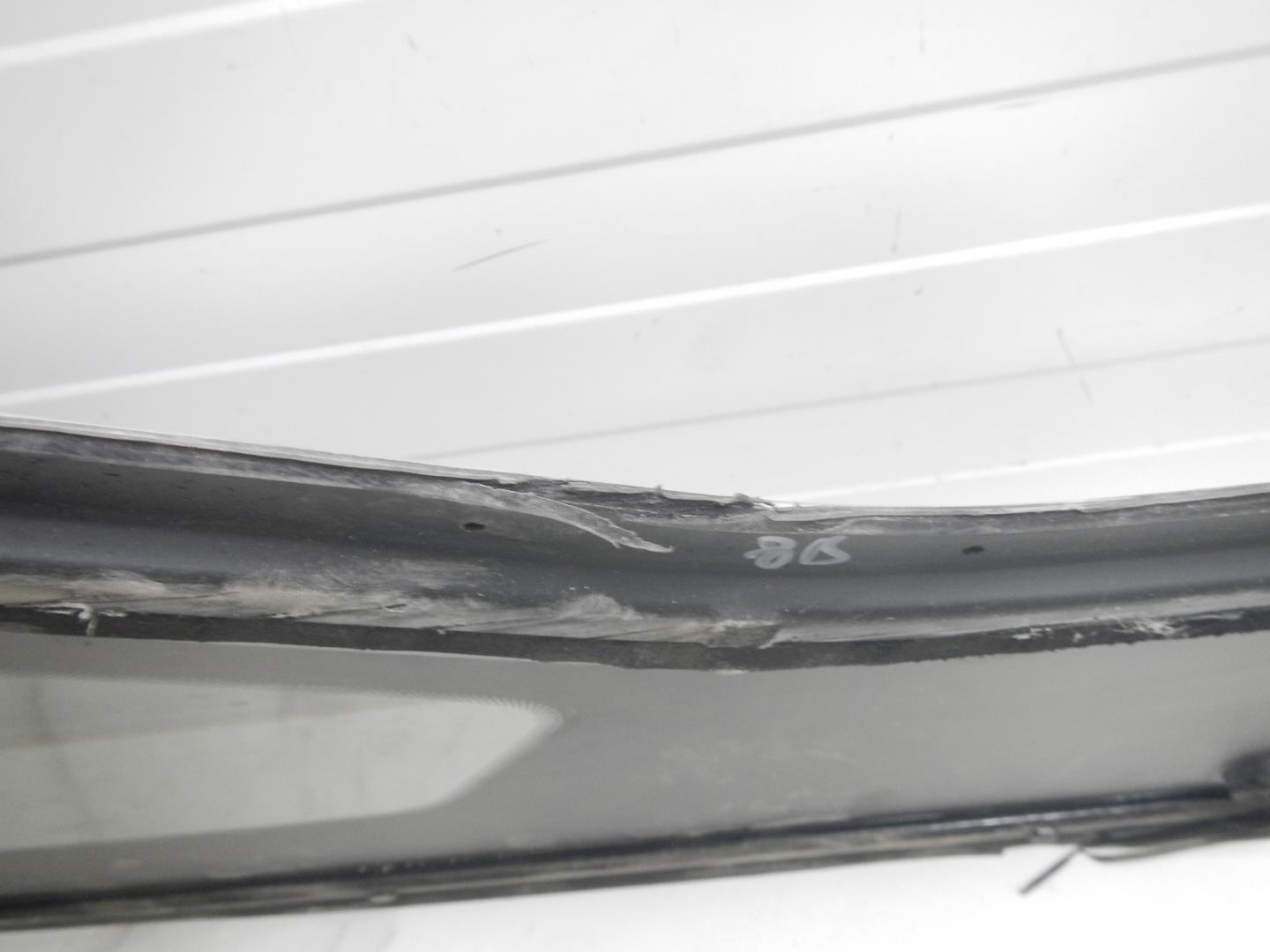 Стекло кузовное глухое левое