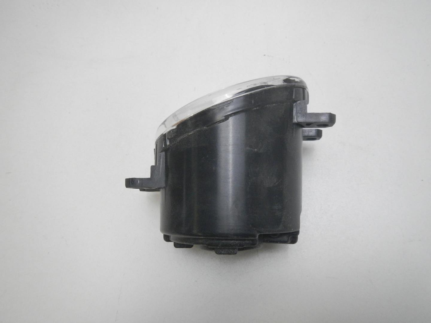 Фара противотуманная левая