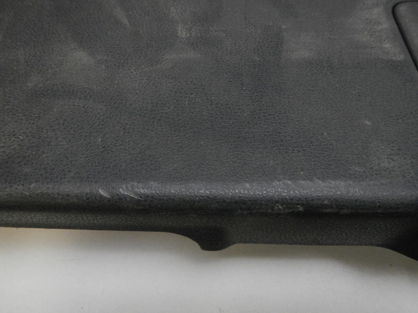 Обшивка двери багажника